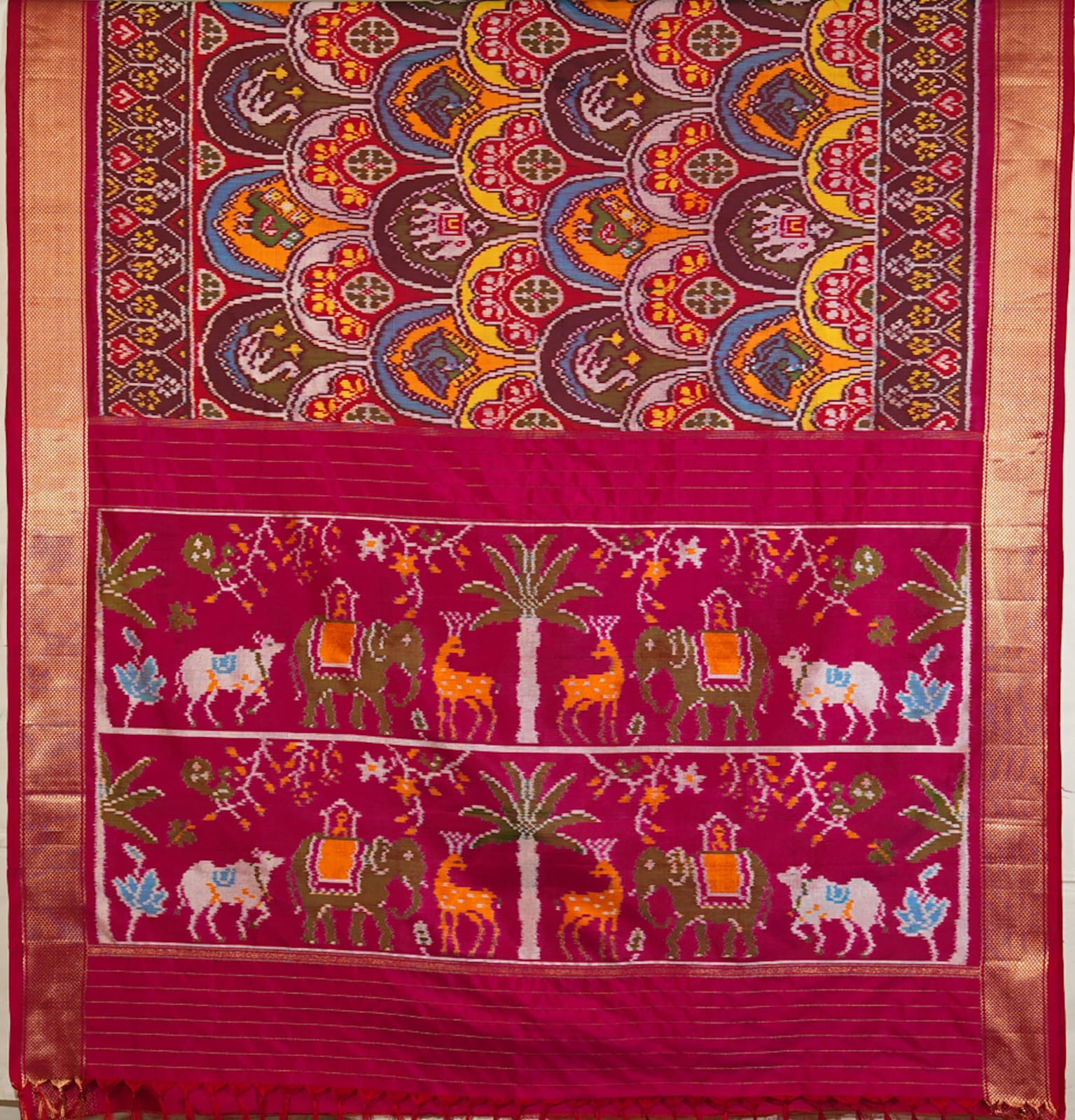 RED COLOUR SAREE-AN UTPPALAKSHI HANDWOVEN PATHAN PATOLA